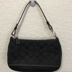 Coach classic black signature bag ✨✨✨